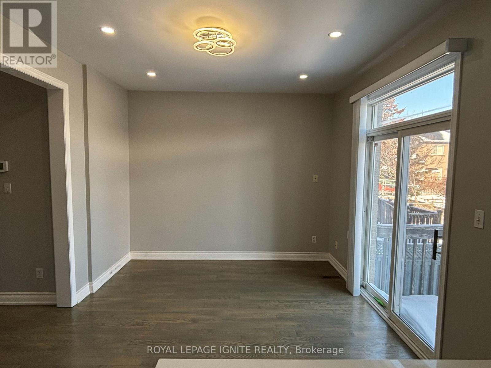 4889 Yorkshire Avenue, Mississauga, Ontario  L4Z 4H6 - Photo 3 - W12646730