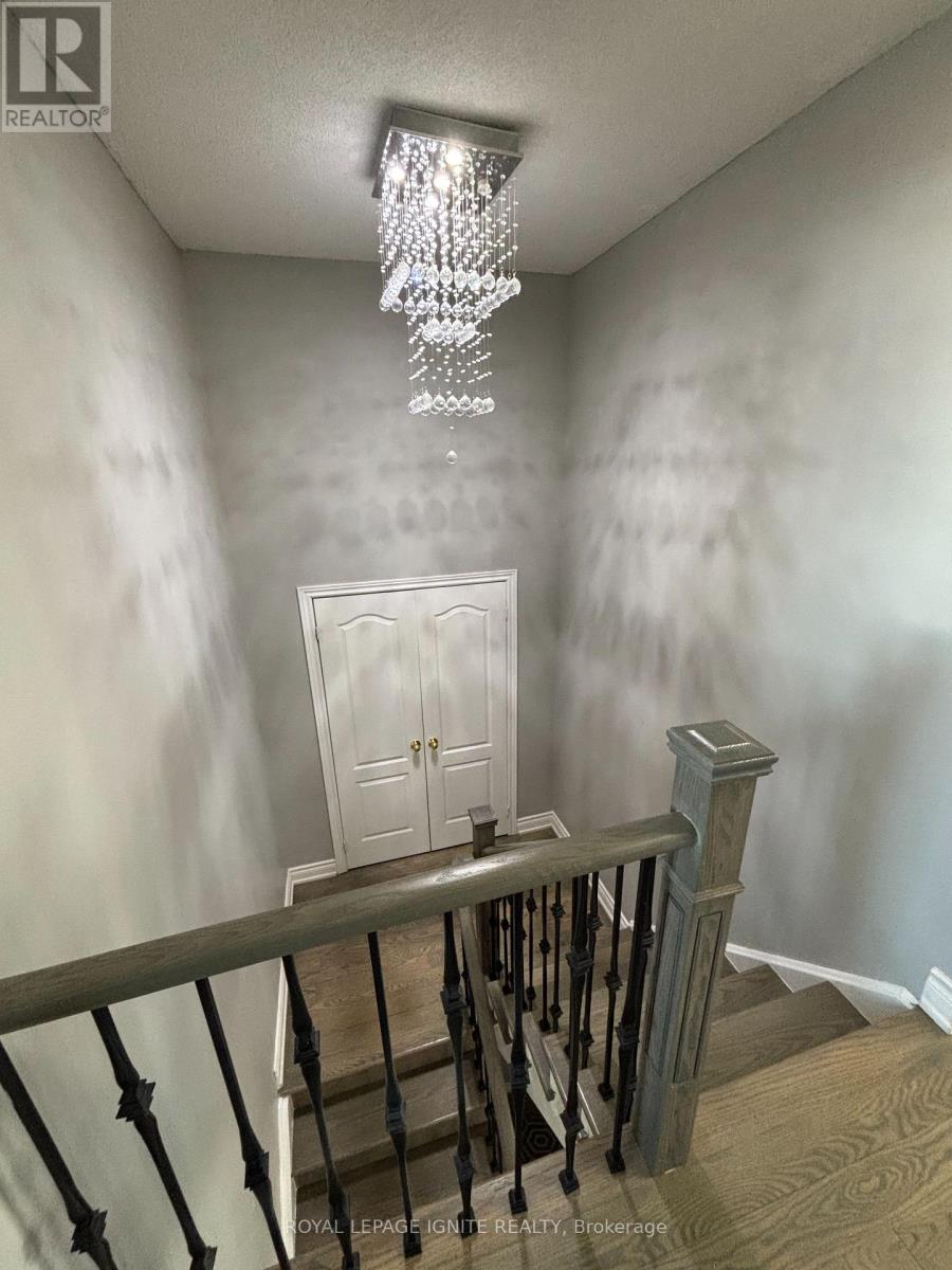 4889 Yorkshire Avenue, Mississauga, Ontario  L4Z 4H6 - Photo 8 - W12646730