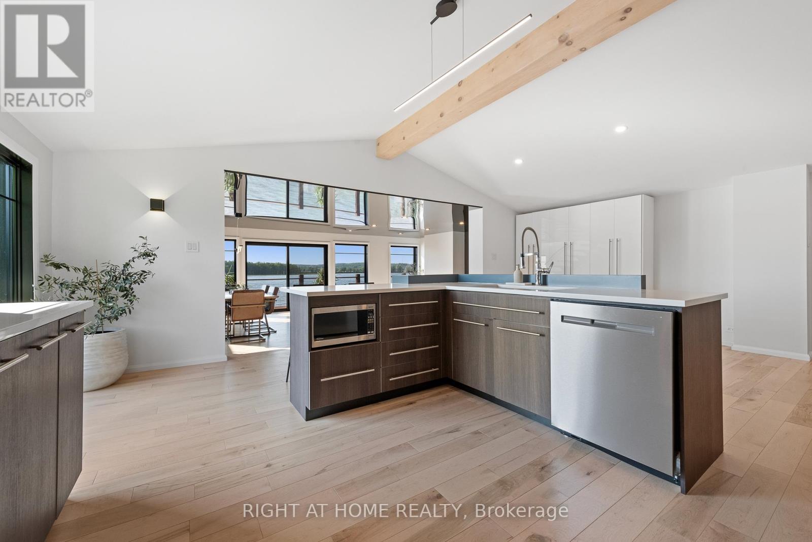 2120 Du Chateau Avenue, Clarence-Rockland, Ontario  K4K 1J3 - Photo 18 - X12218527