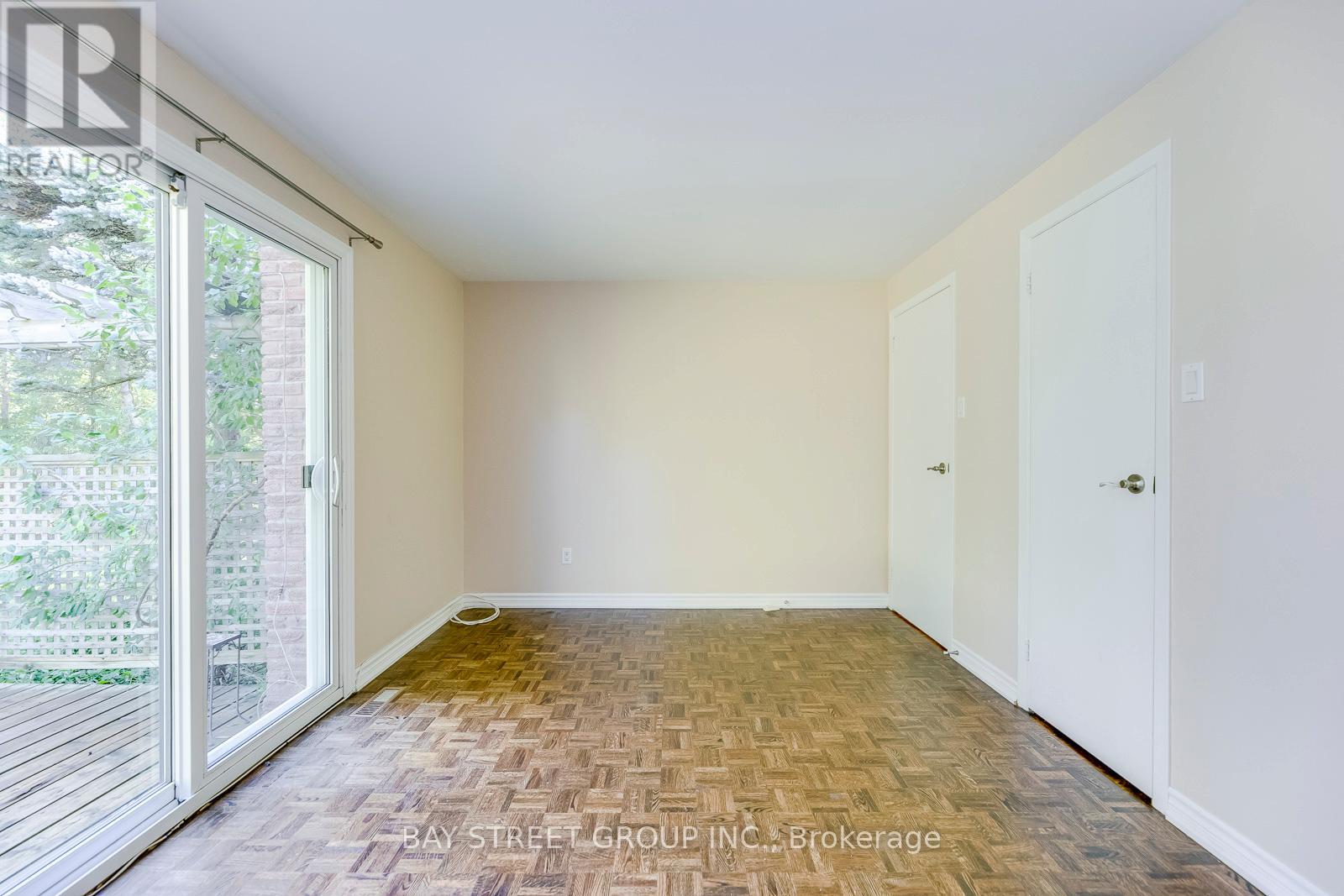 2281 Devon Road, Oakville, Ontario  L6J 5R2 - Photo 17 - W12728030