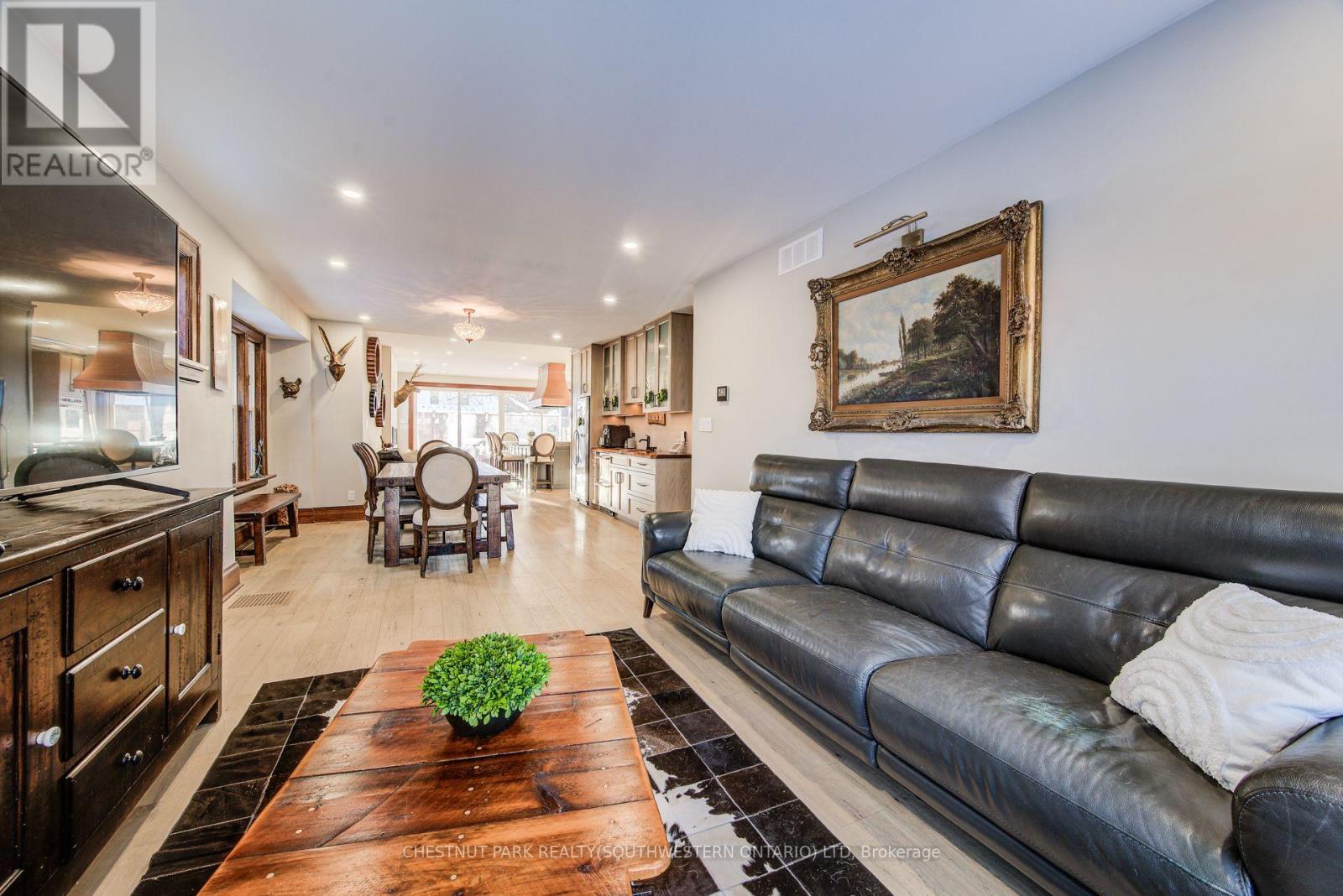 107 Earl Street, Kitchener, Ontario  N2M 2V8 - Photo 10 - X12750034