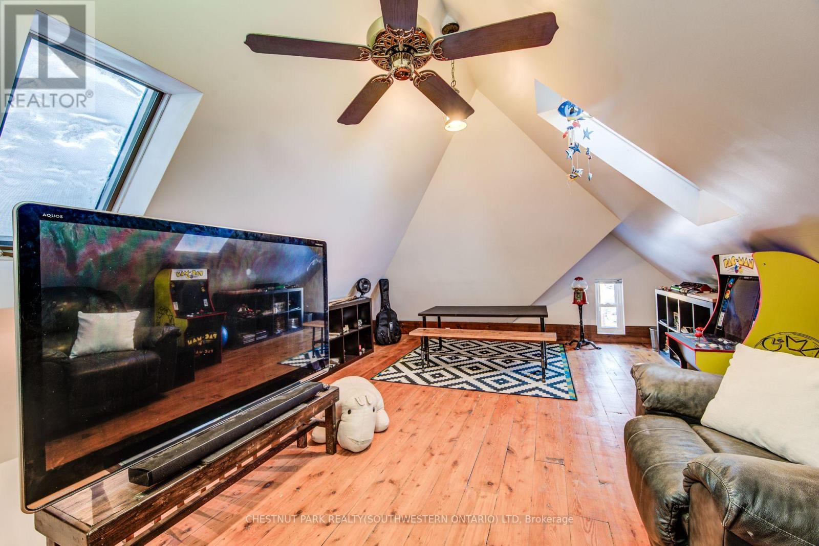 107 Earl Street, Kitchener, Ontario  N2M 2V8 - Photo 39 - X12750034