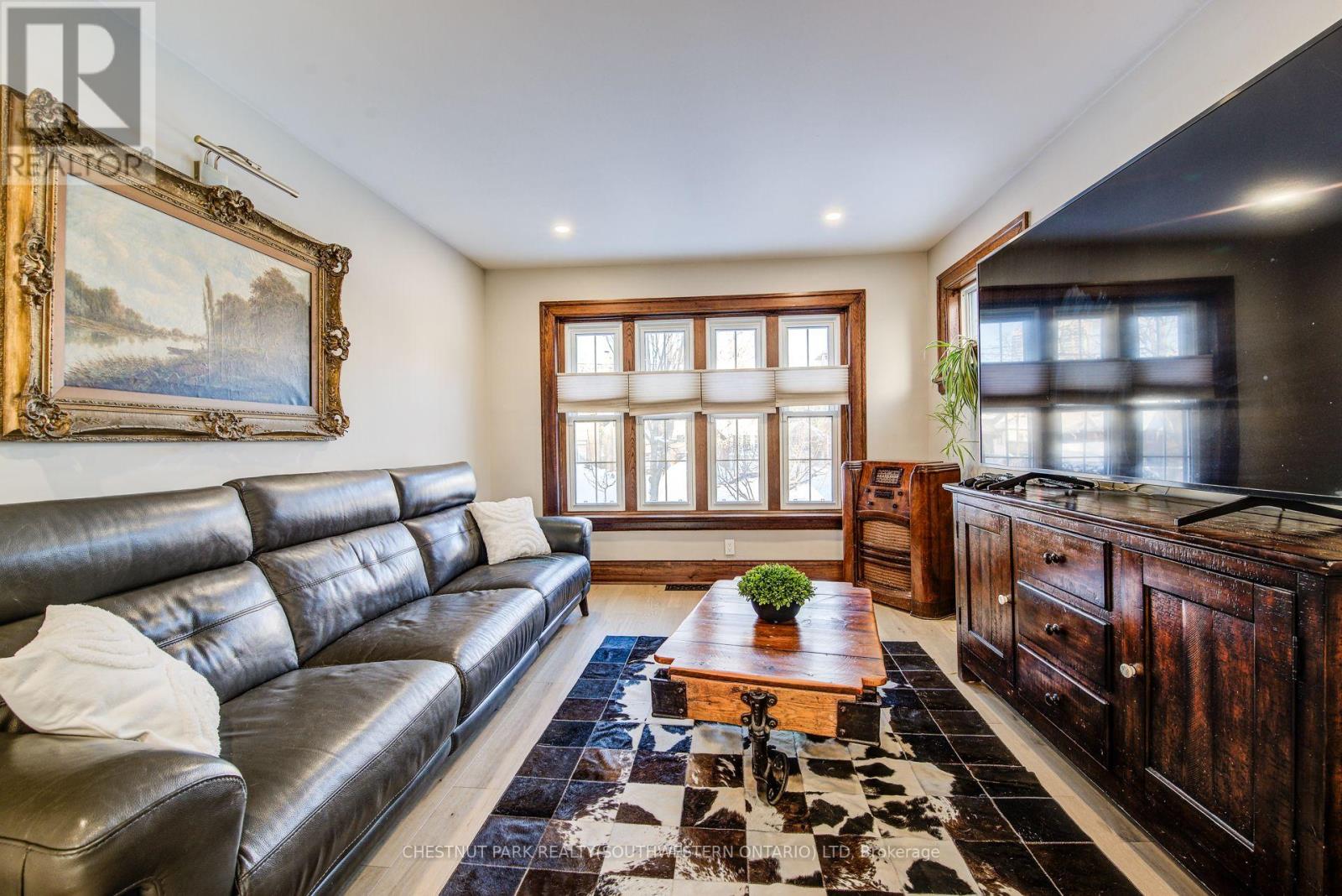 107 Earl Street, Kitchener, Ontario  N2M 2V8 - Photo 9 - X12750034