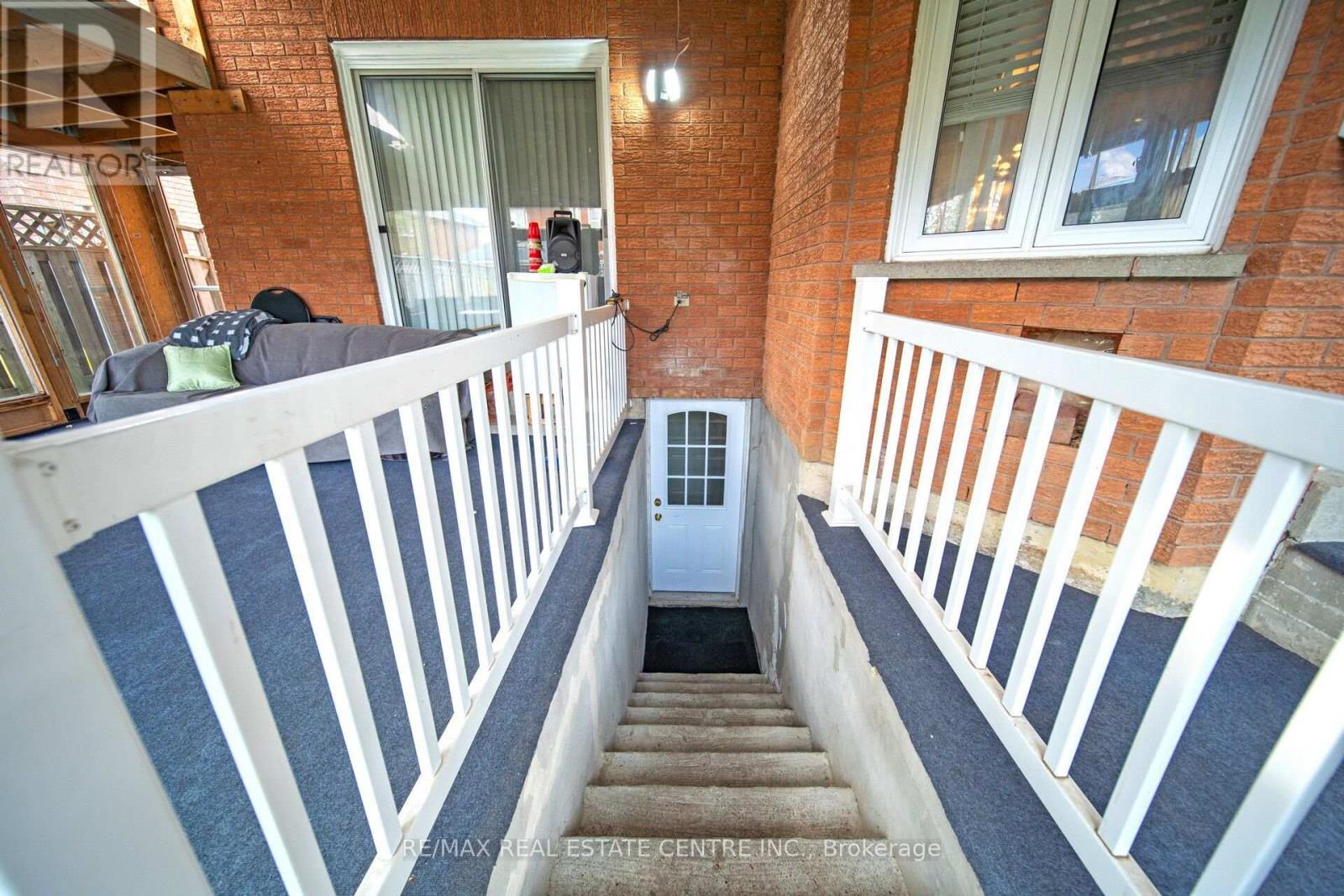 11 Moorehead Crescent, Brampton, Ontario  L6Z 4K6 - Photo 36 - W12748856