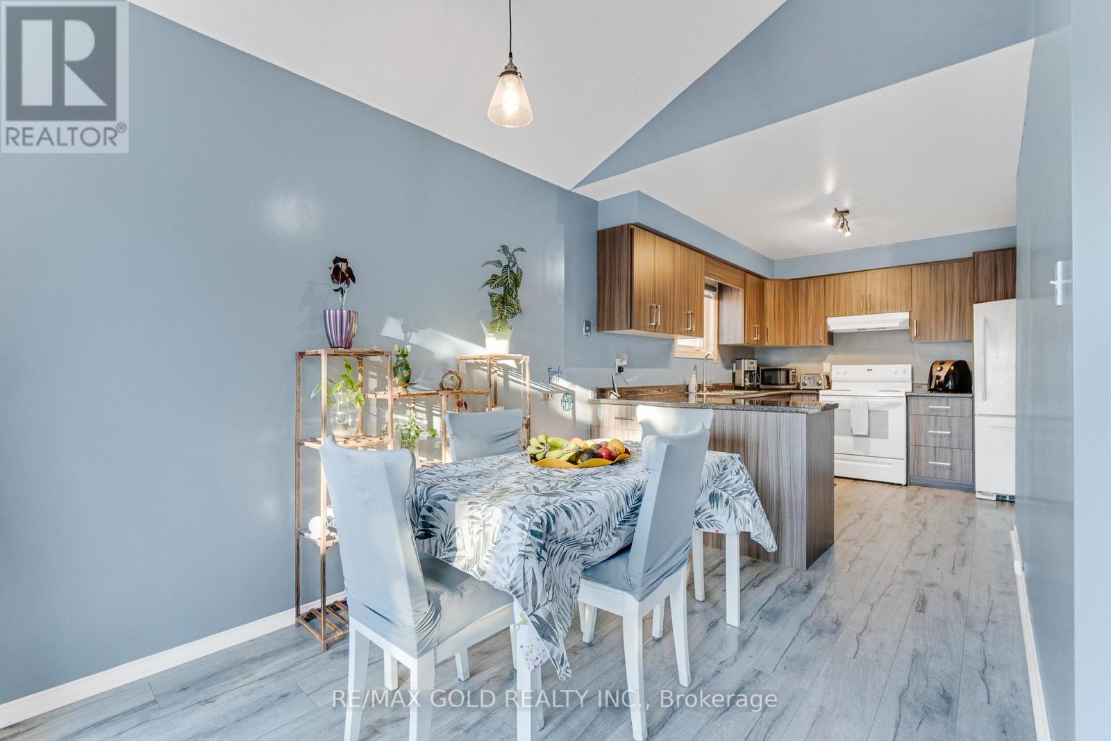 5 Furrows End, Brampton, Ontario  L6Z 4S5 - Photo 11 - W12749150