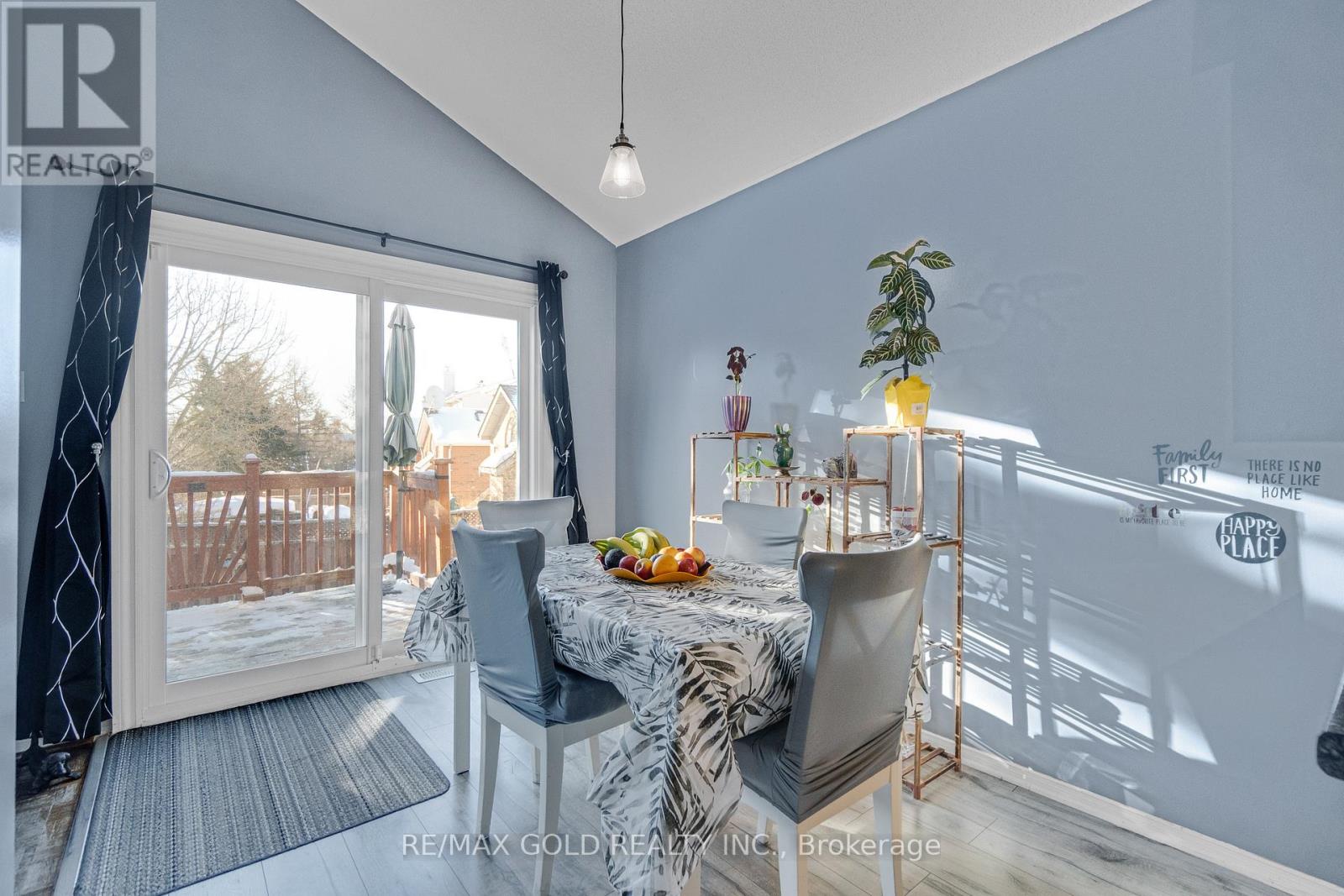 5 Furrows End, Brampton, Ontario  L6Z 4S5 - Photo 12 - W12749150