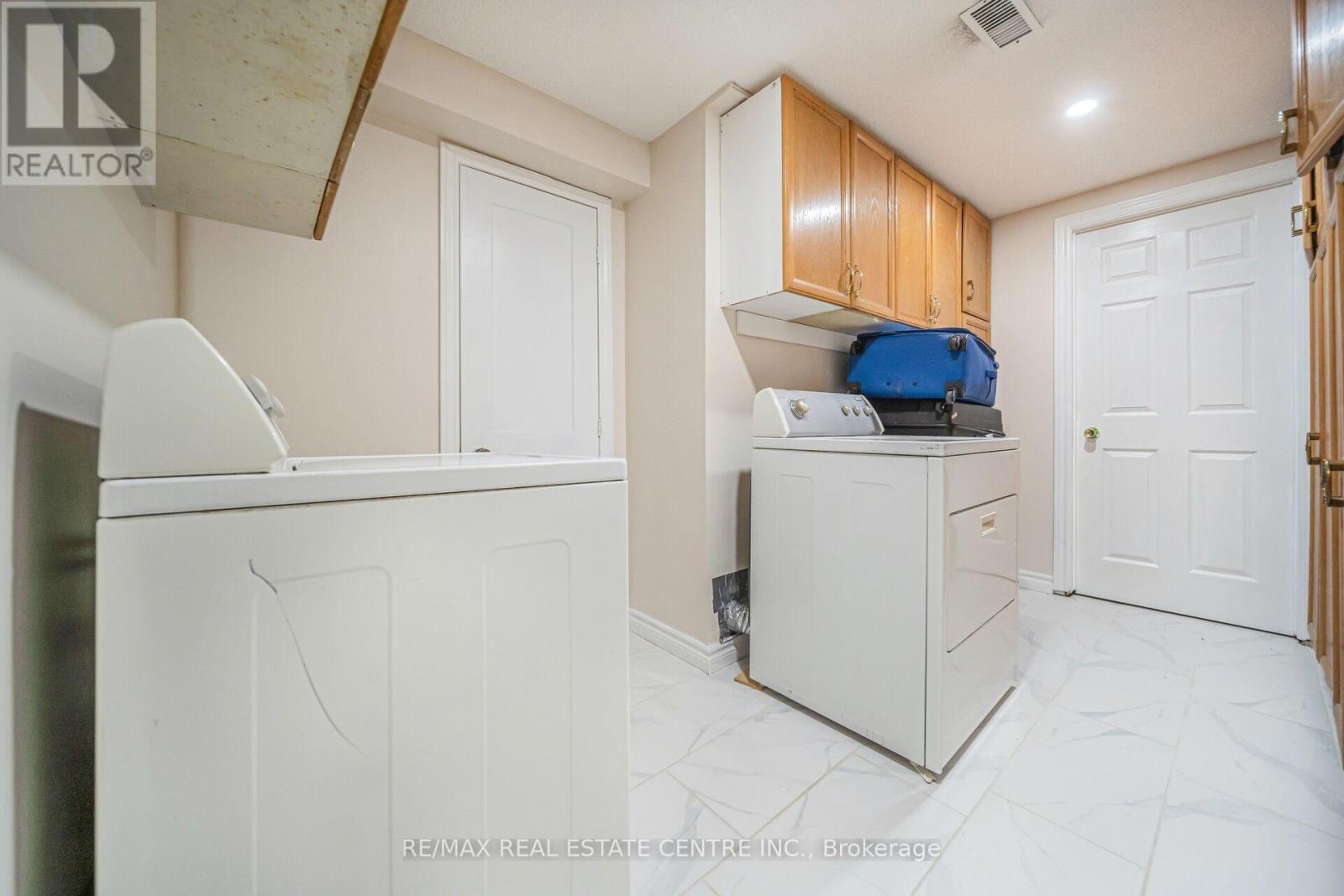 11 Moorehead Crescent, Brampton, Ontario  L6Z 4K6 - Photo 38 - W12748856