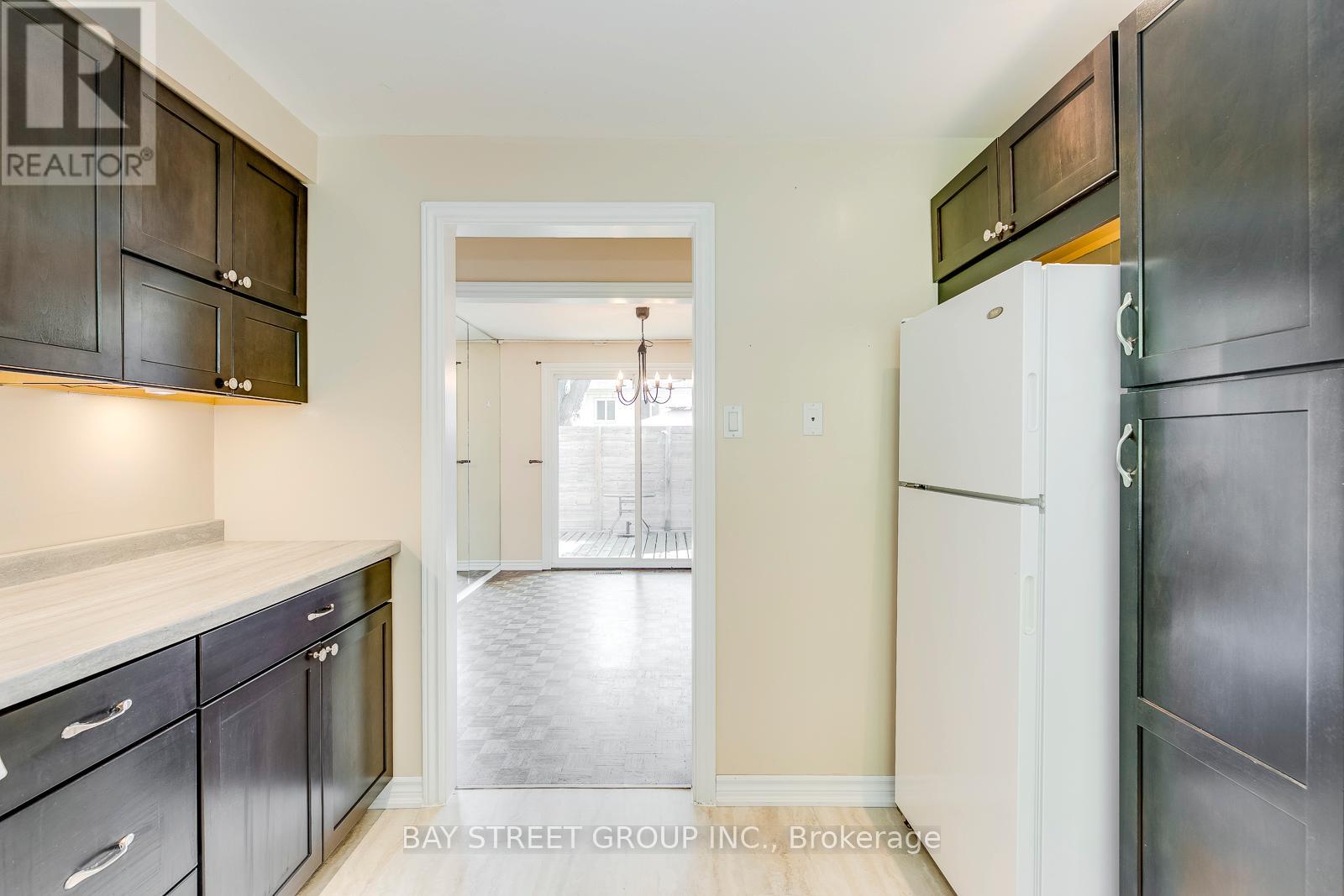 2281 Devon Road, Oakville, Ontario  L6J 5R2 - Photo 14 - W12728030