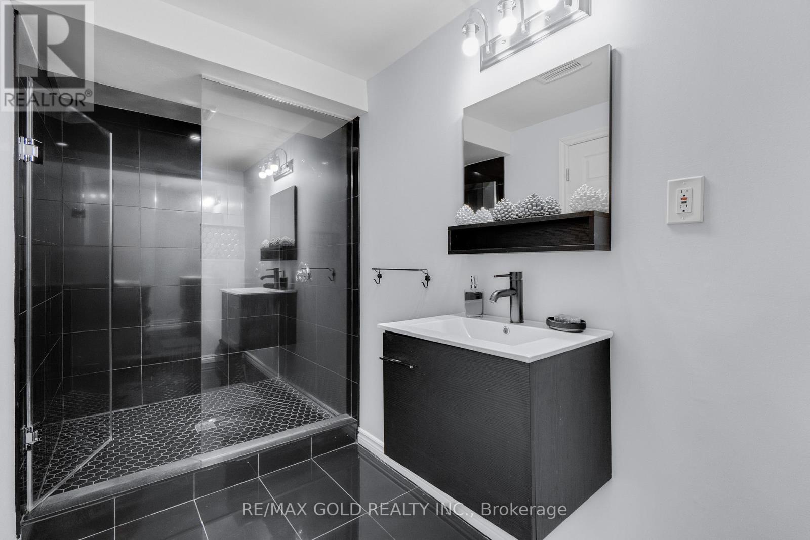 5 Furrows End, Brampton, Ontario  L6Z 4S5 - Photo 39 - W12749150