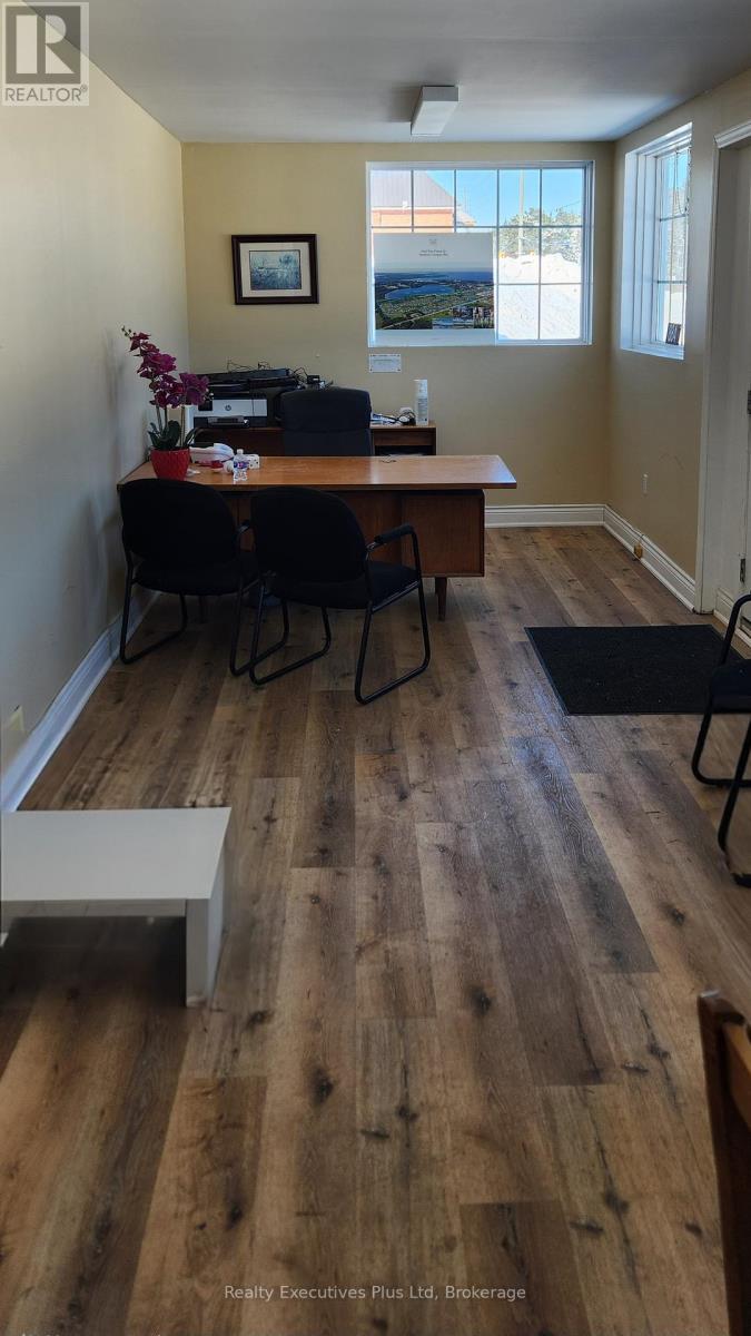 884 County Road 6s Road, Tiny, Ontario  L0L 2J0 - Photo 2 - S12750266