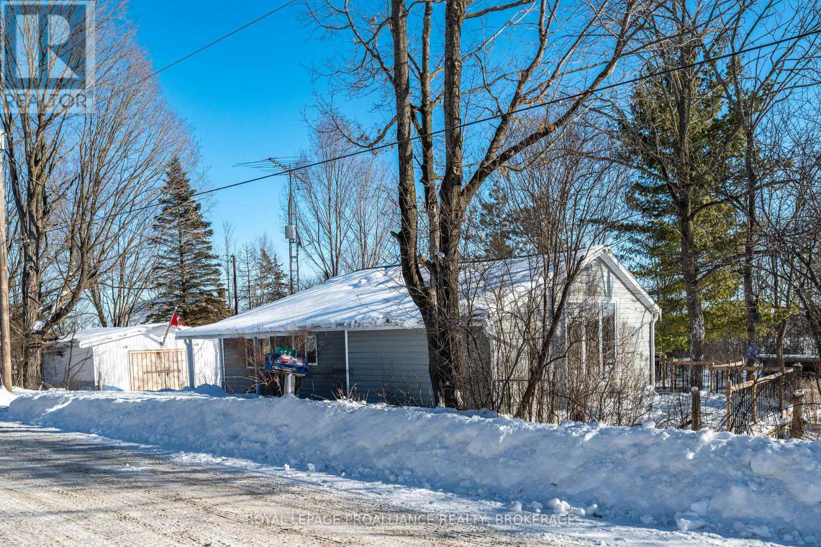 154 Clara Street, Greater Napanee, Ontario  K0K 2W0 - Photo 2 - X12750184