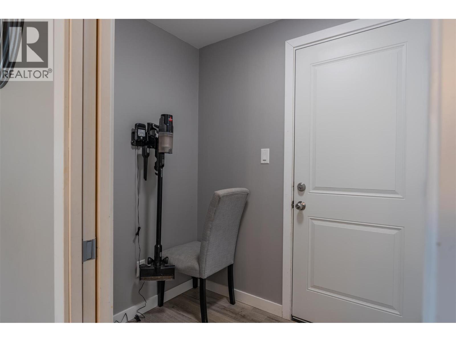 3904 Grandview Drive, Castlegar, British Columbia  V1N 4X9 - Photo 20 - 10374275