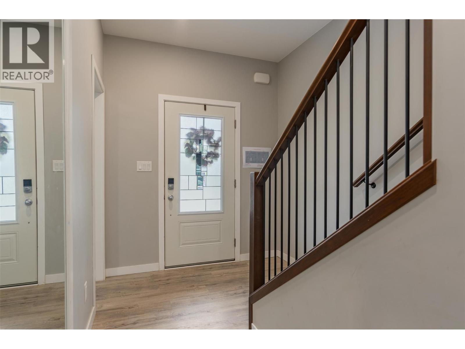 3904 Grandview Drive, Castlegar, British Columbia  V1N 4X9 - Photo 9 - 10374275