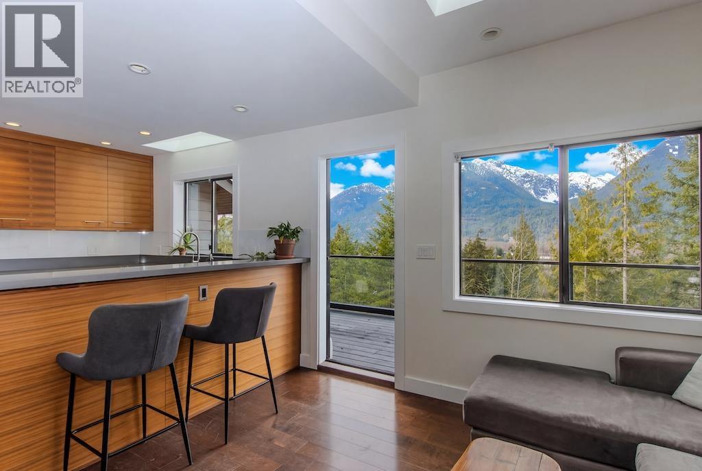 40181 Skyline Drive, Squamish, British Columbia  V0N 1T0 - Photo 4 - R3085358