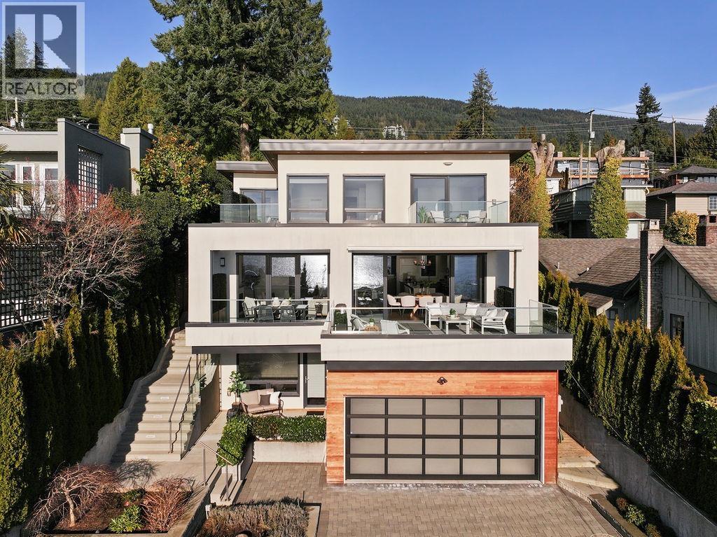 3373 RADCLIFFE AVENUE, West Vancouver, British Columbia