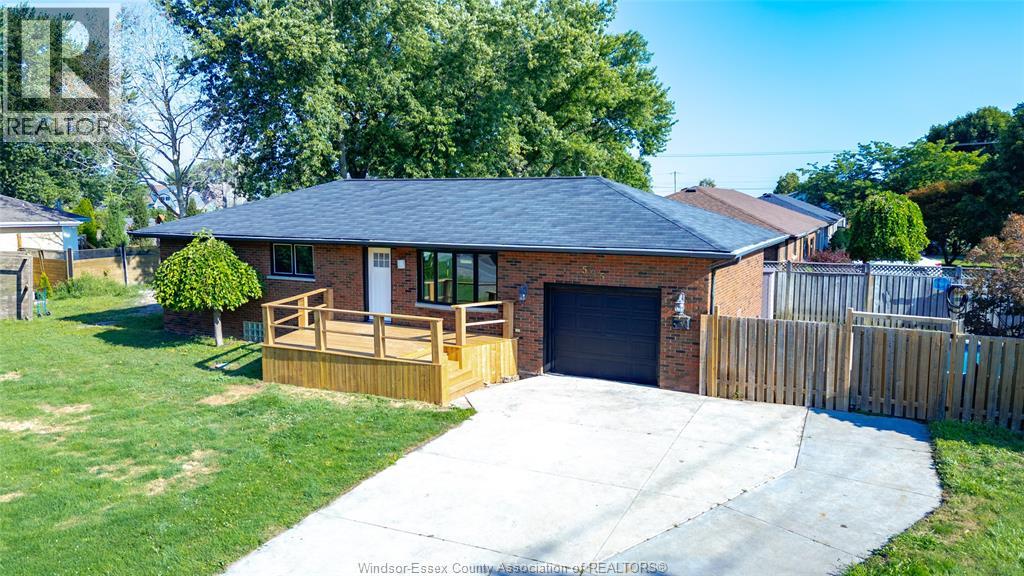 MLS# 26002401: 595 COUNTY RD 2, Lakeshore, Canada