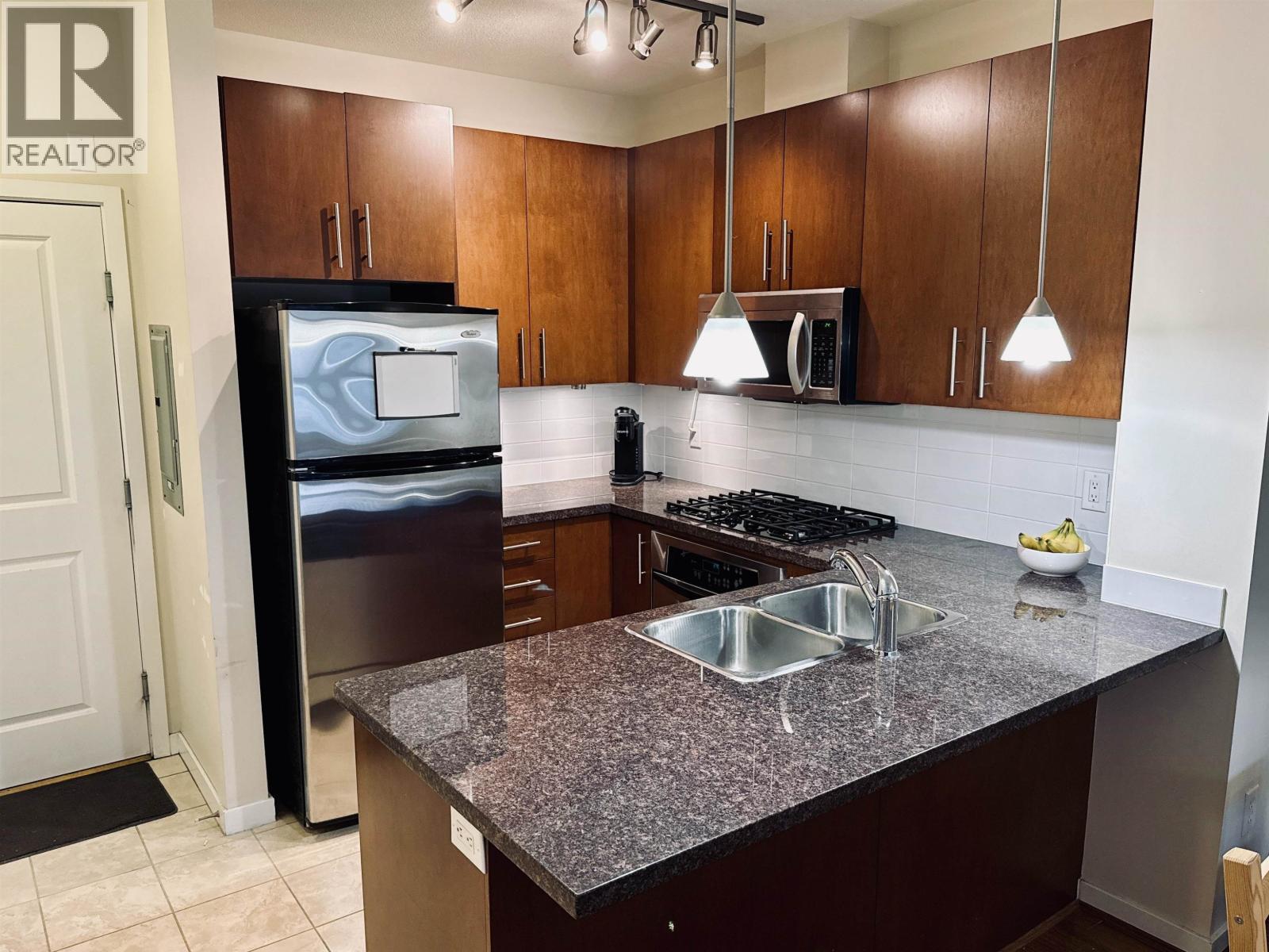 301 3651 Foster Avenue, Vancouver, British Columbia V5R 0A2 - Photo 2 - R3085395