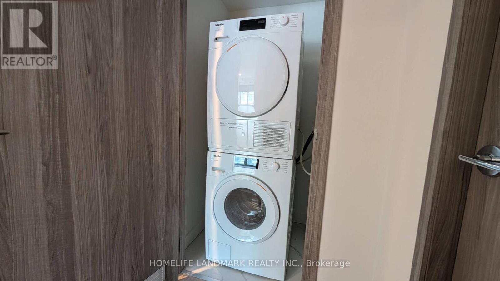 2612 - 3 Concord Cityplace Way, Toronto, Ontario  M5V 0X4 - Photo 8 - C12750174