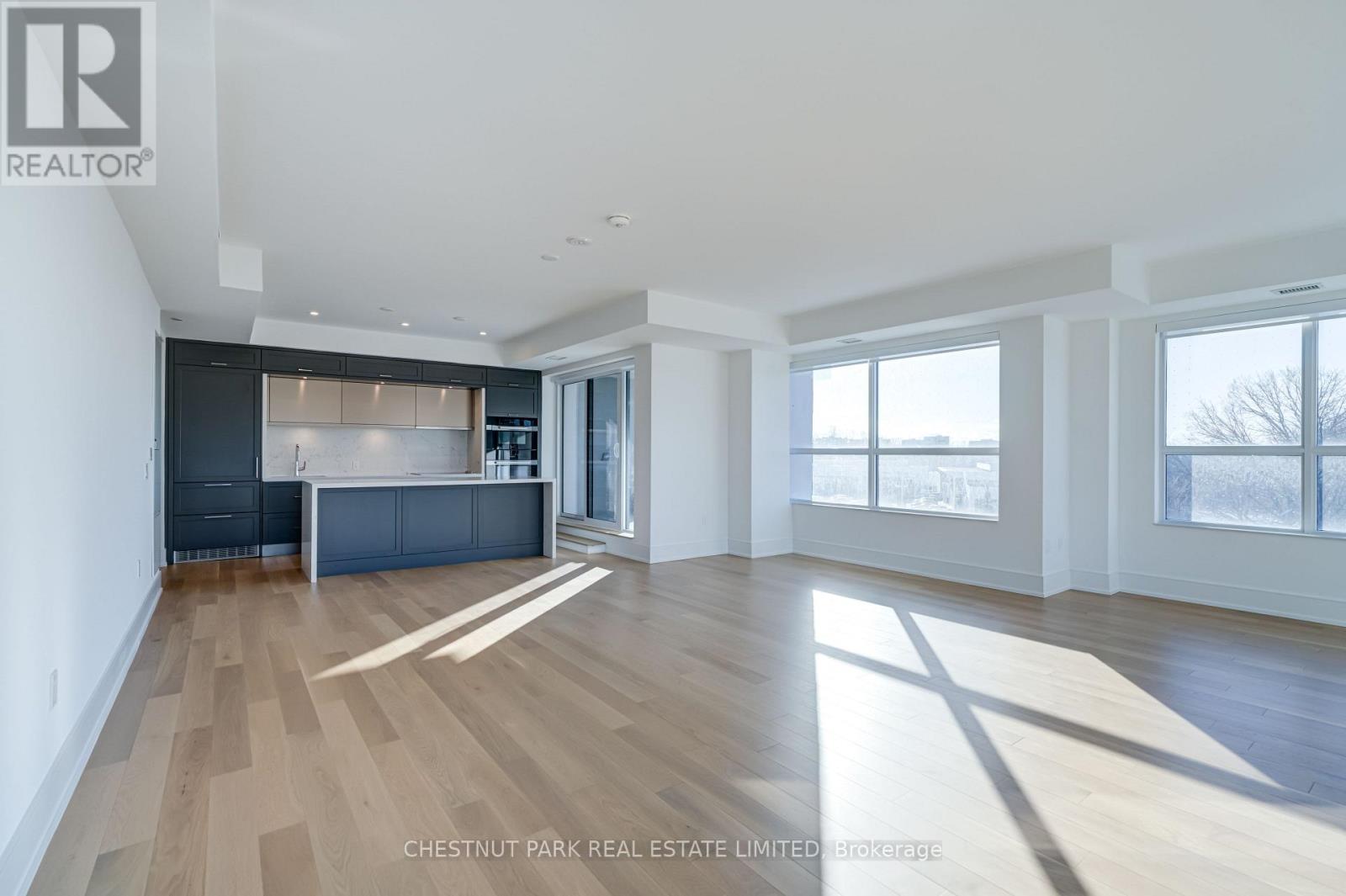 311 - 10 Inn On The Park Drive, Toronto, Ontario  M3C 0P9 - Photo 5 - C12750192