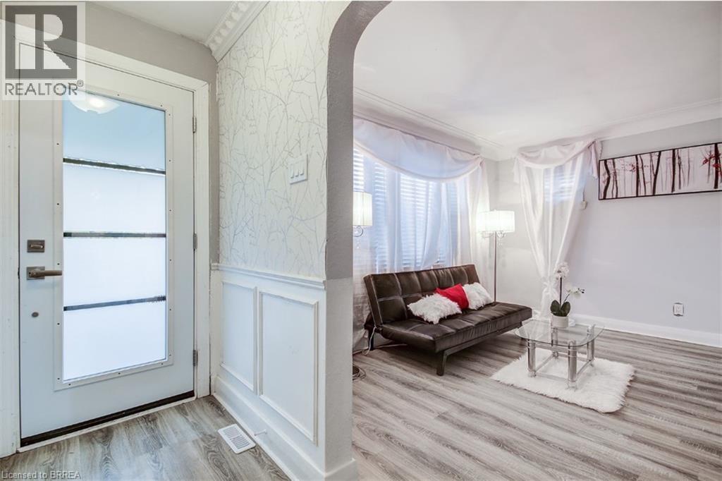 75 Tollgate Road, Brantford, Ontario  N3R 4Z5 - Photo 2 - 40802393