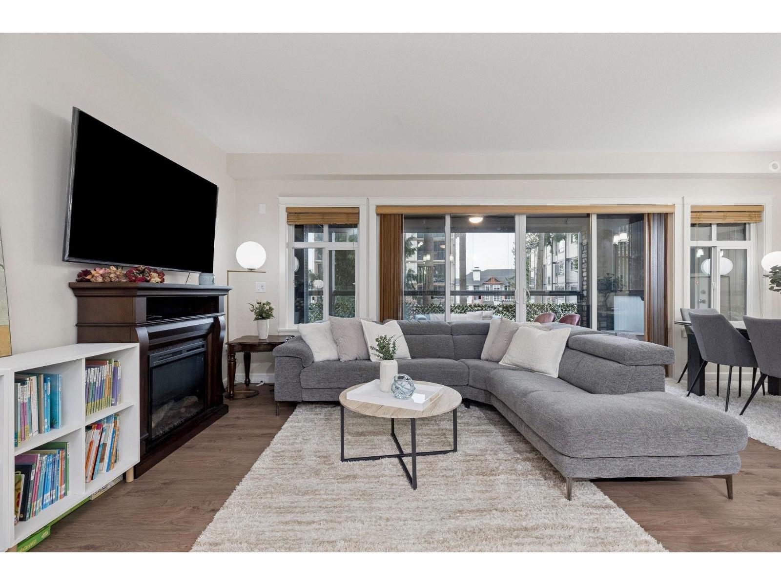 209 3535 146a Street, Surrey, British Columbia  V4P 0H2 - Photo 3 - R3085520