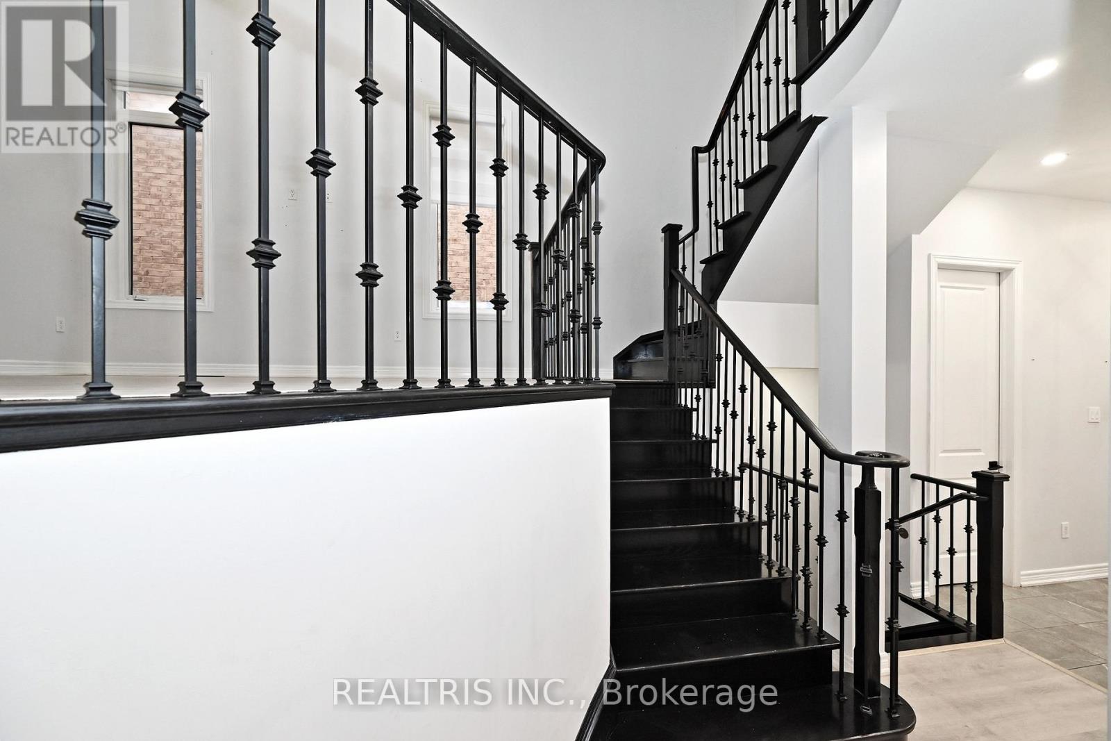 133 Auckland Drive, Whitby, Ontario  L1P 0J4 - Photo 15 - E12750214