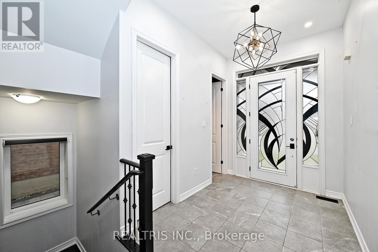 133 Auckland Drive, Whitby, Ontario  L1P 0J4 - Photo 5 - E12750214