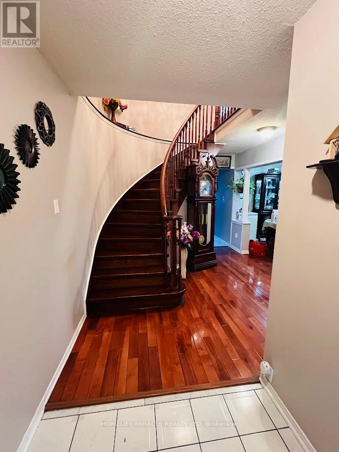 68 Maberley Crescent, Toronto, Ontario  M1C 3K8 - Photo 8 - E12750270