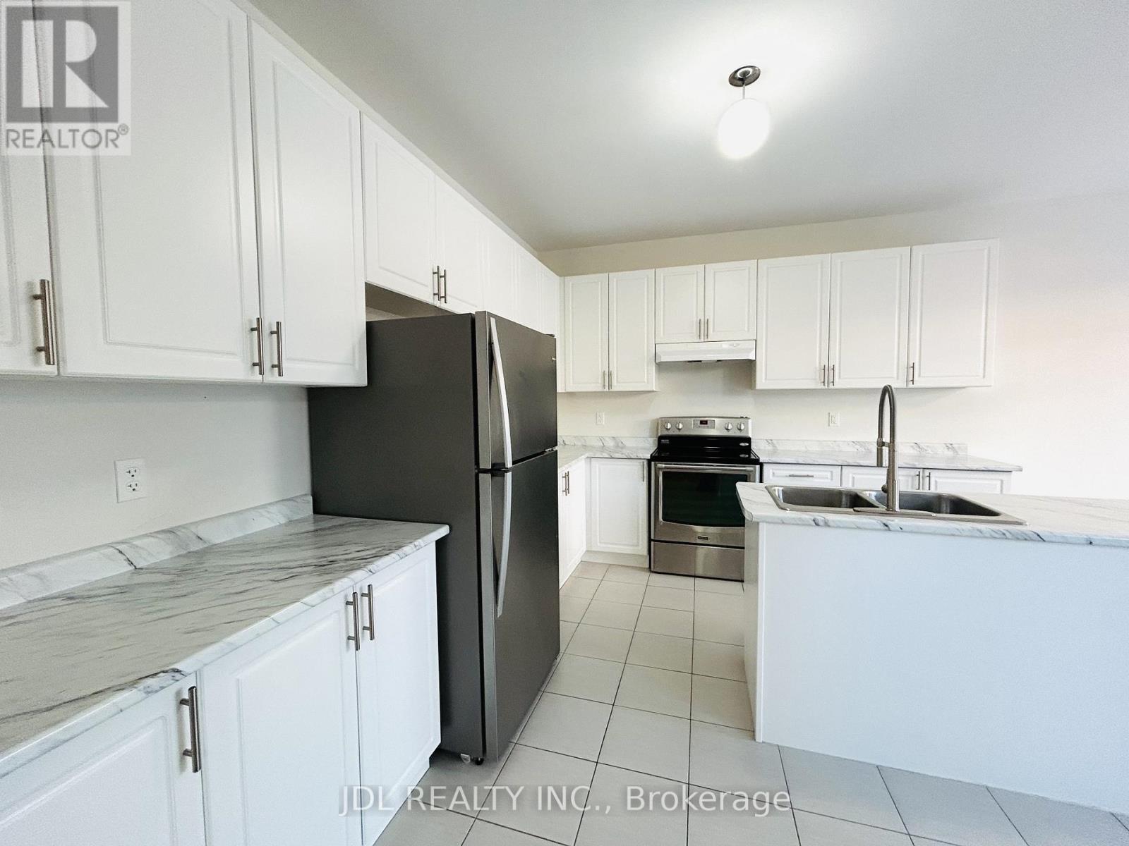 10 Benn Avenue, Georgina, Ontario  L4P 0G8 - Photo 11 - N12750104