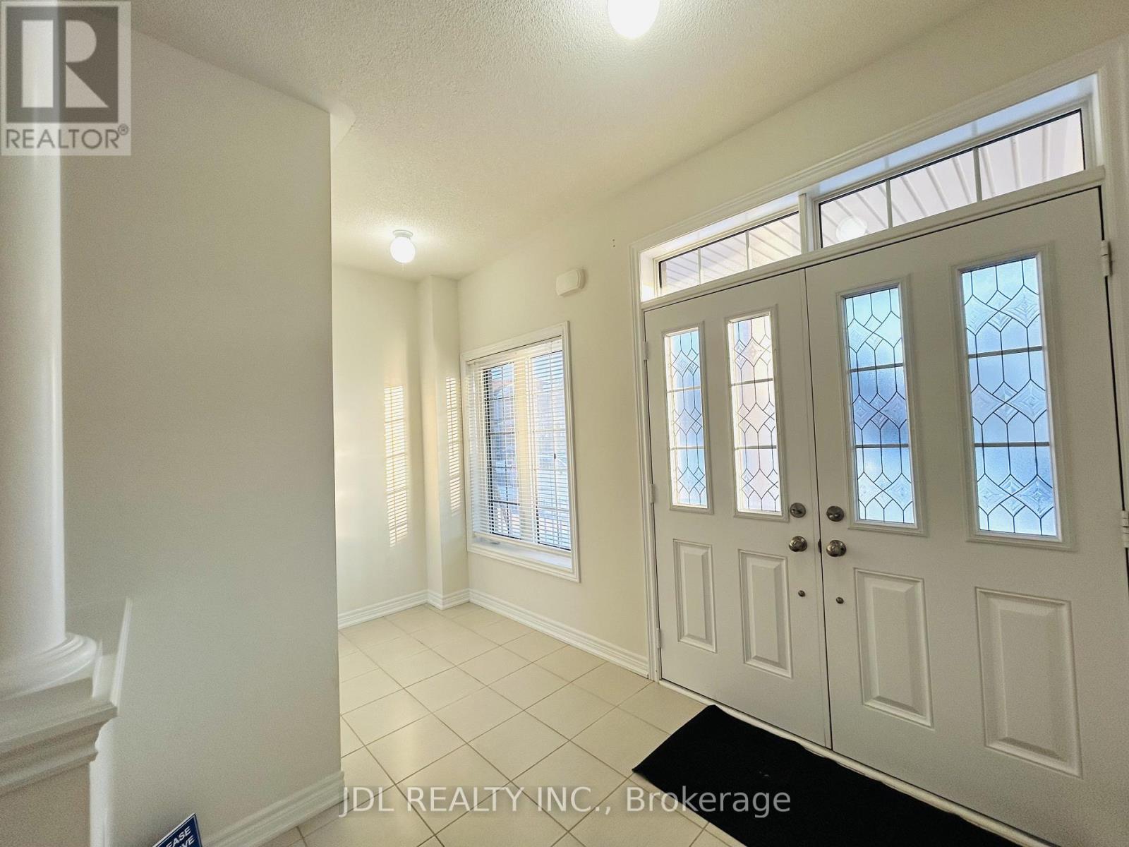 10 Benn Avenue, Georgina, Ontario  L4P 0G8 - Photo 5 - N12750104