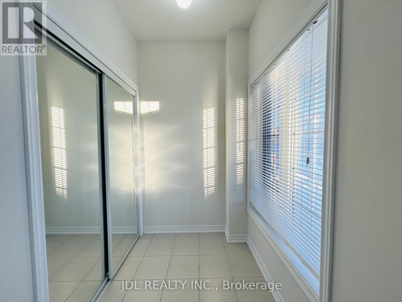 10 Benn Avenue, Georgina, Ontario  L4P 0G8 - Photo 7 - N12750104