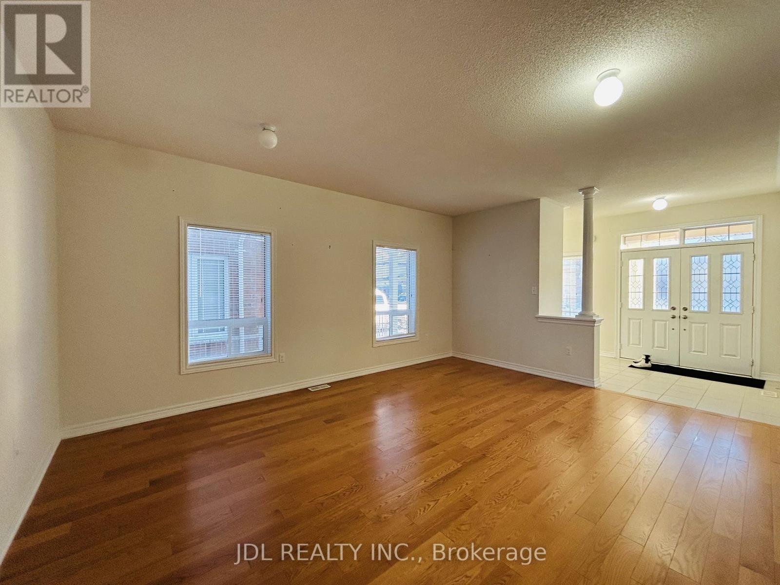 10 Benn Avenue, Georgina, Ontario  L4P 0G8 - Photo 8 - N12750104