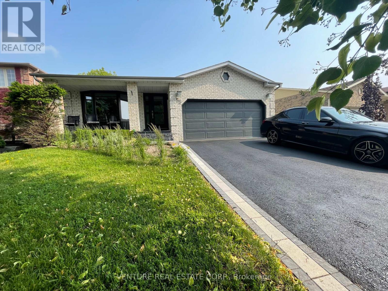 Rear - 55 Batson Drive, Aurora, Ontario  L4G 3P9 - Photo 2 - N12750164