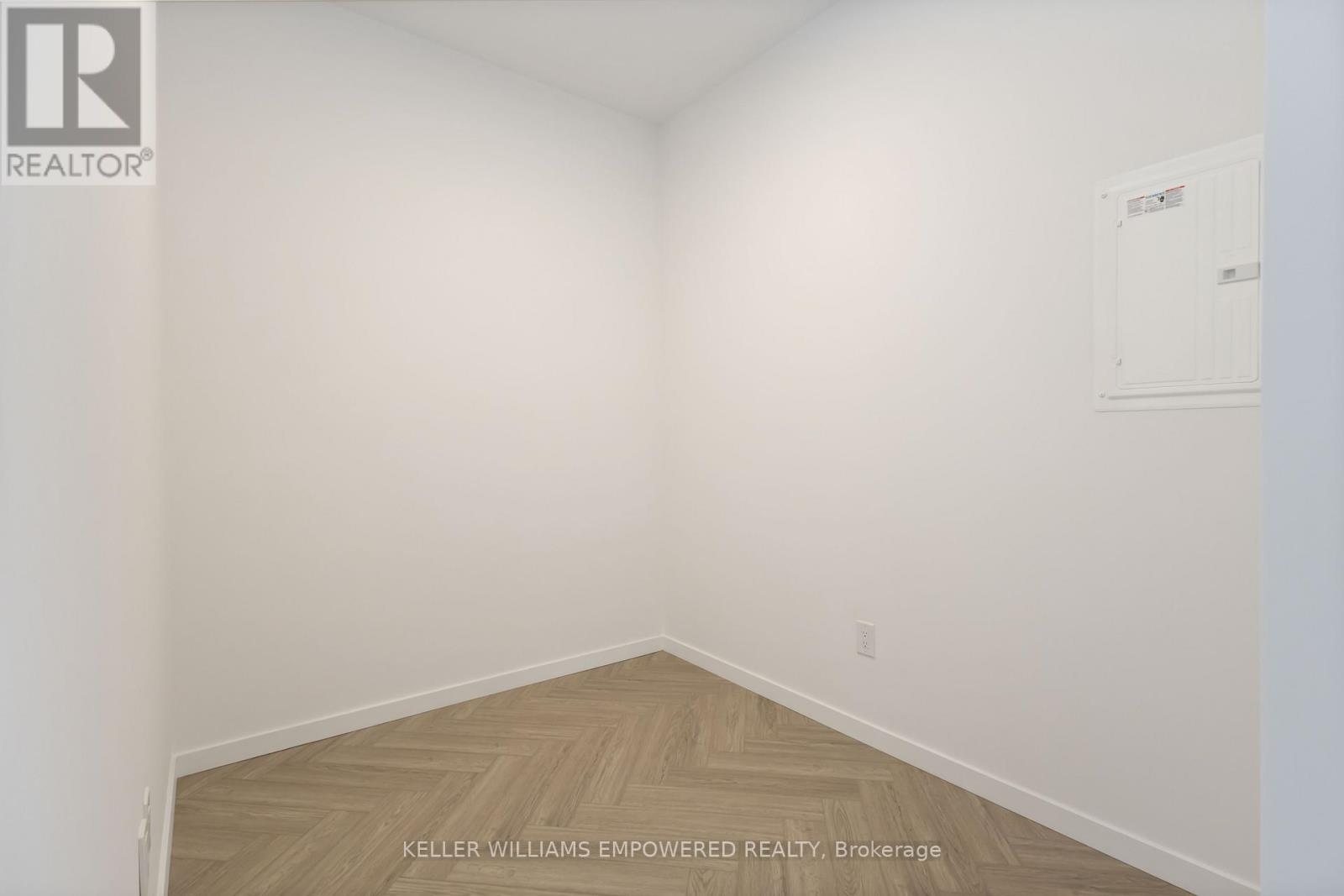 818 - 689 The Queensway Street, Toronto, Ontario  M8Y 1L1 - Photo 6 - W12460176