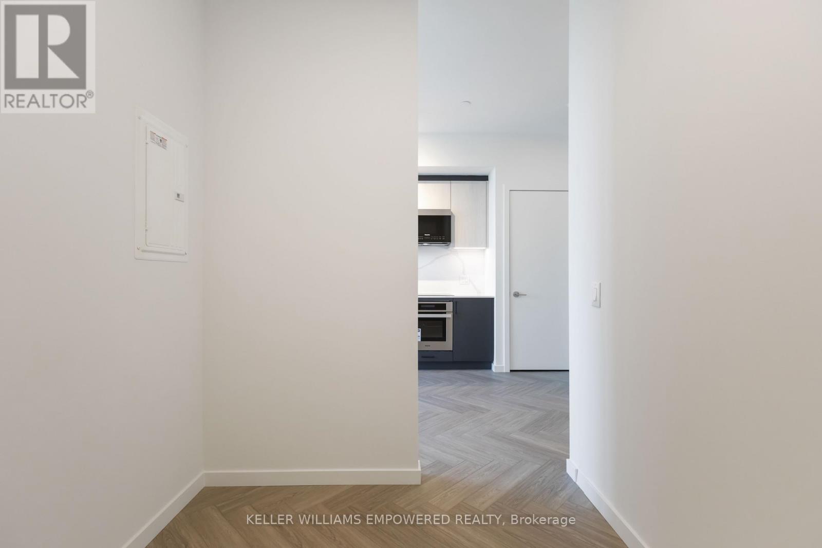 818 - 689 The Queensway Street, Toronto, Ontario  M8Y 1L1 - Photo 7 - W12460176