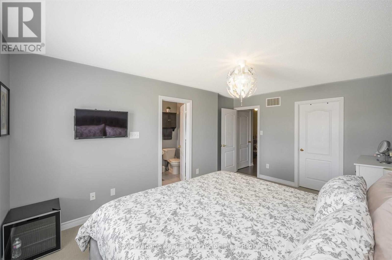 54 Sea Drifter Crescent, Brampton, Ontario  L6P 4B2 - Photo 16 - W12750088