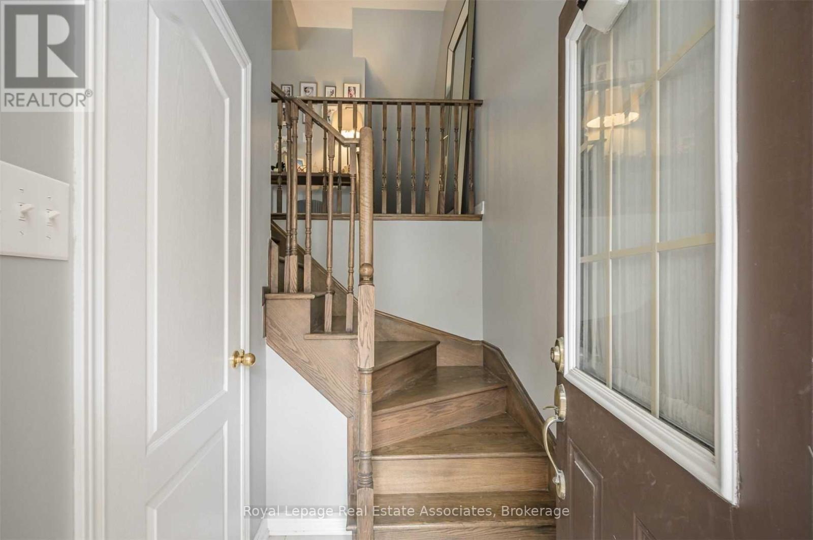 54 Sea Drifter Crescent, Brampton, Ontario  L6P 4B2 - Photo 4 - W12750088