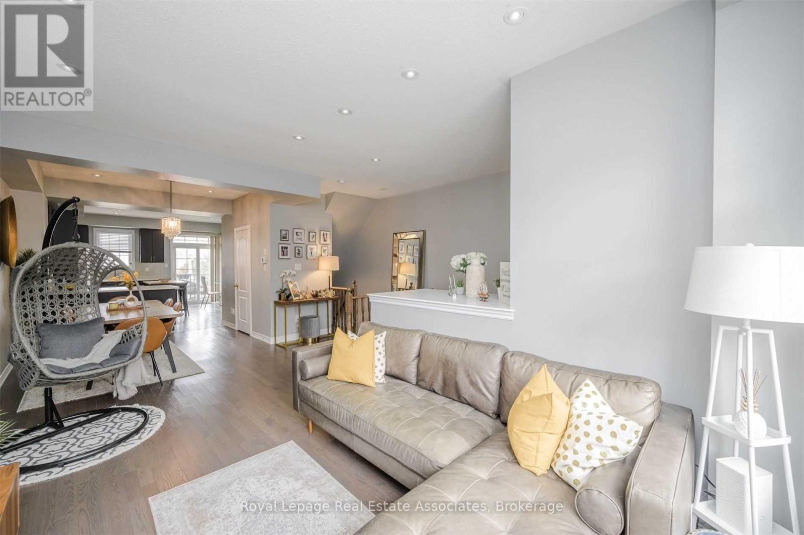 54 Sea Drifter Crescent, Brampton, Ontario  L6P 4B2 - Photo 6 - W12750088