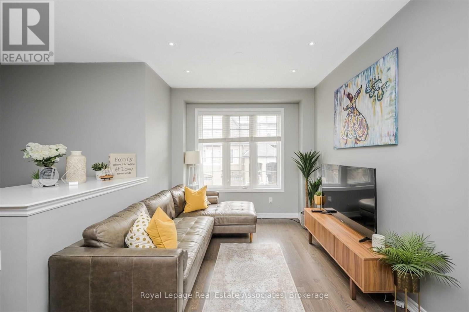 54 Sea Drifter Crescent, Brampton, Ontario  L6P 4B2 - Photo 7 - W12750088