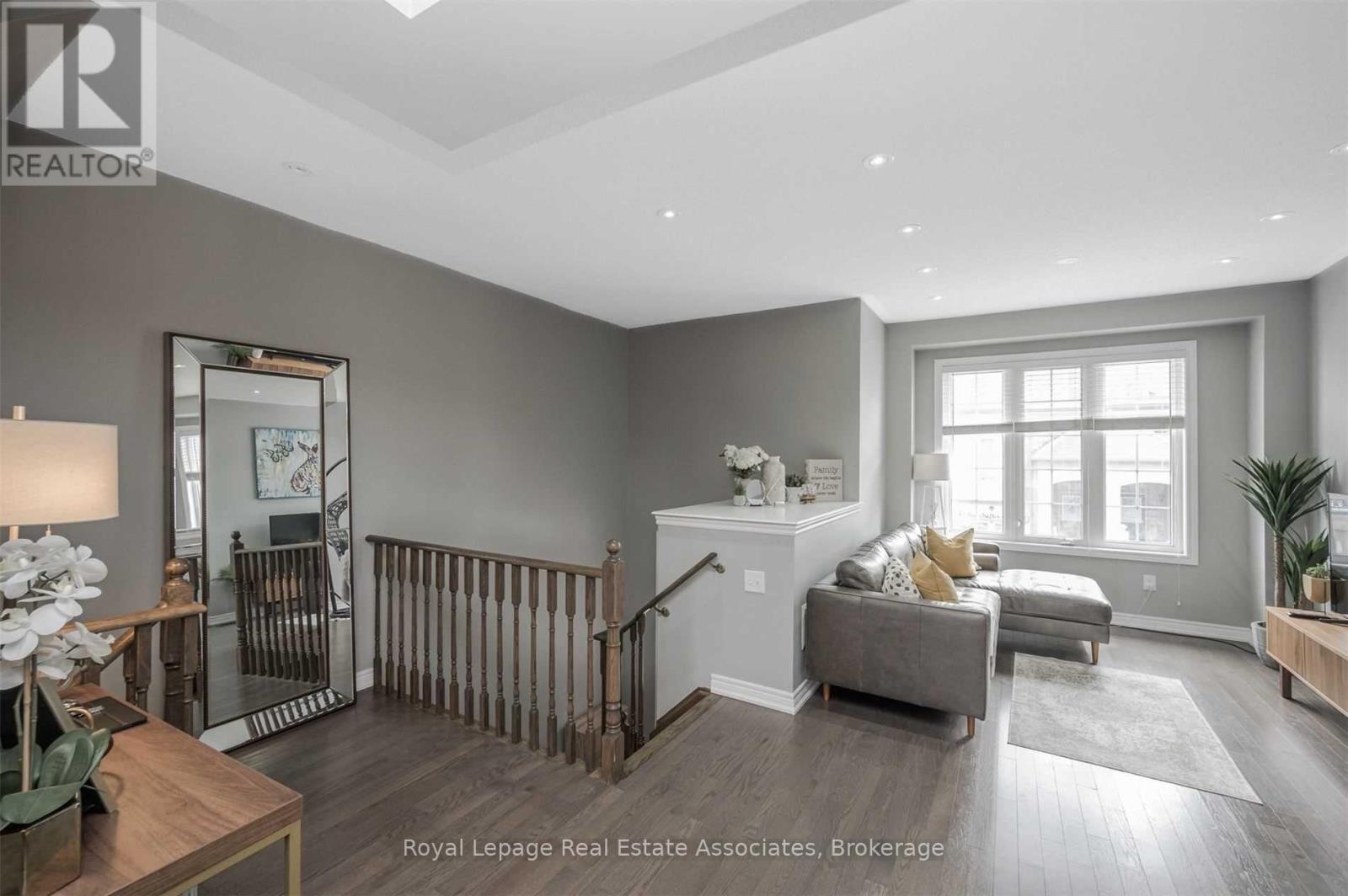 54 Sea Drifter Crescent, Brampton, Ontario  L6P 4B2 - Photo 9 - W12750088