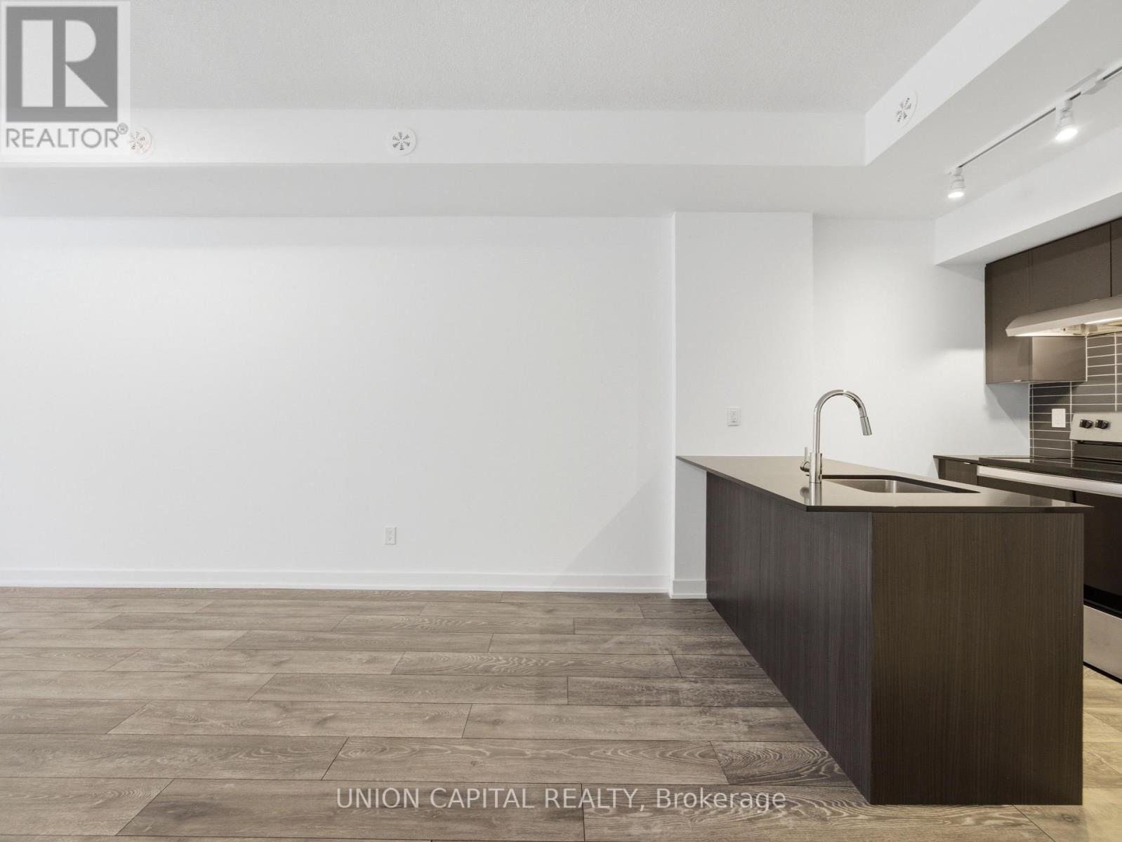 309 - 1139 Cooke Boulevard, Burlington, Ontario  L7T 4A8 - Photo 8 - W12750098