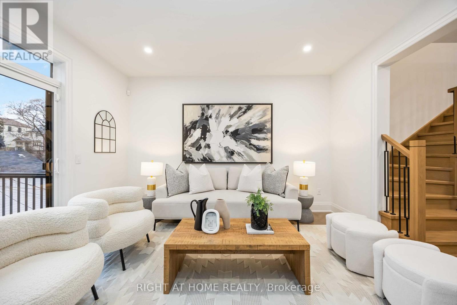 34a Morningside Avenue W, Toronto, Ontario  M6S 1C4 - Photo 14 - W12750124