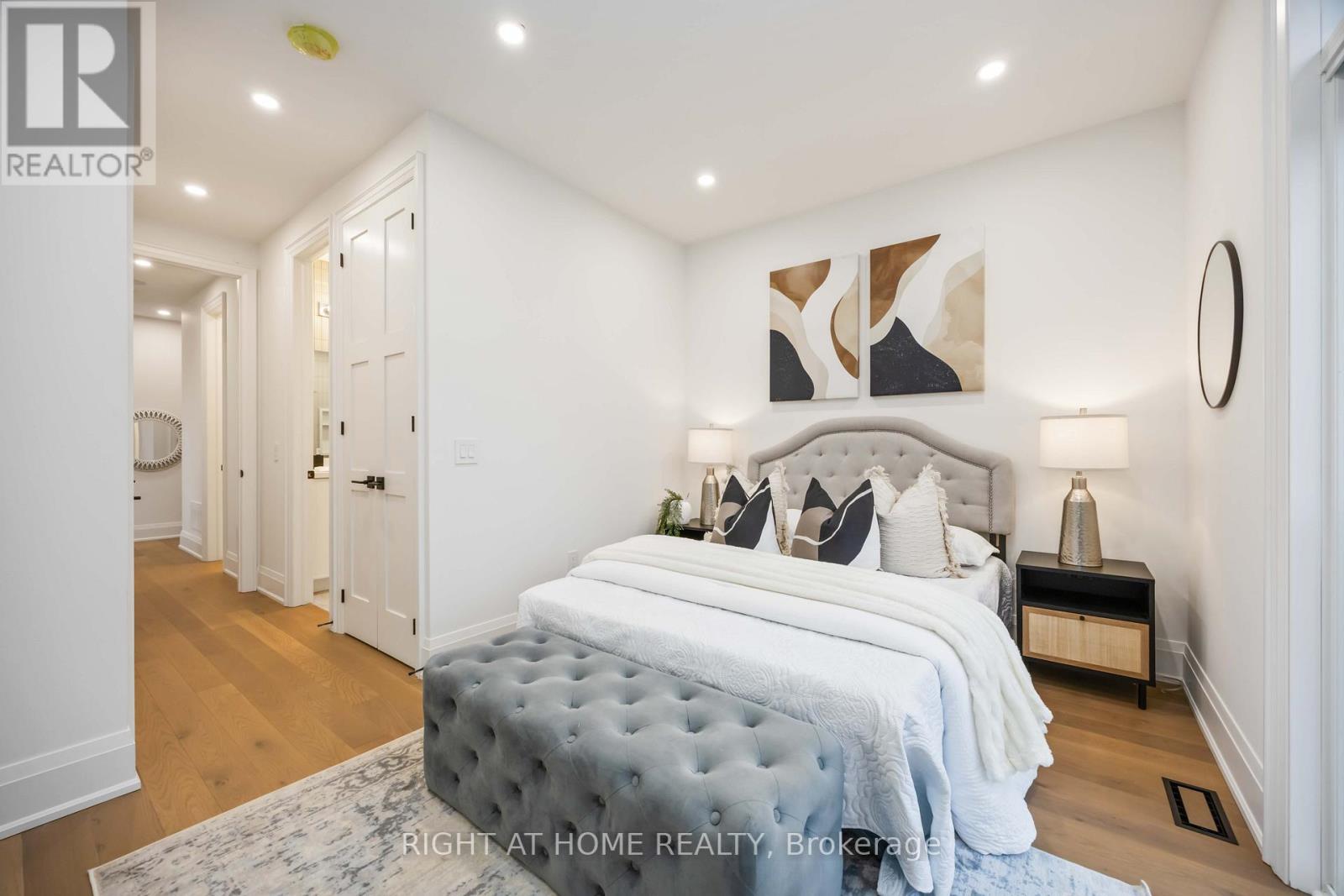 34a Morningside Avenue W, Toronto, Ontario  M6S 1C4 - Photo 19 - W12750124