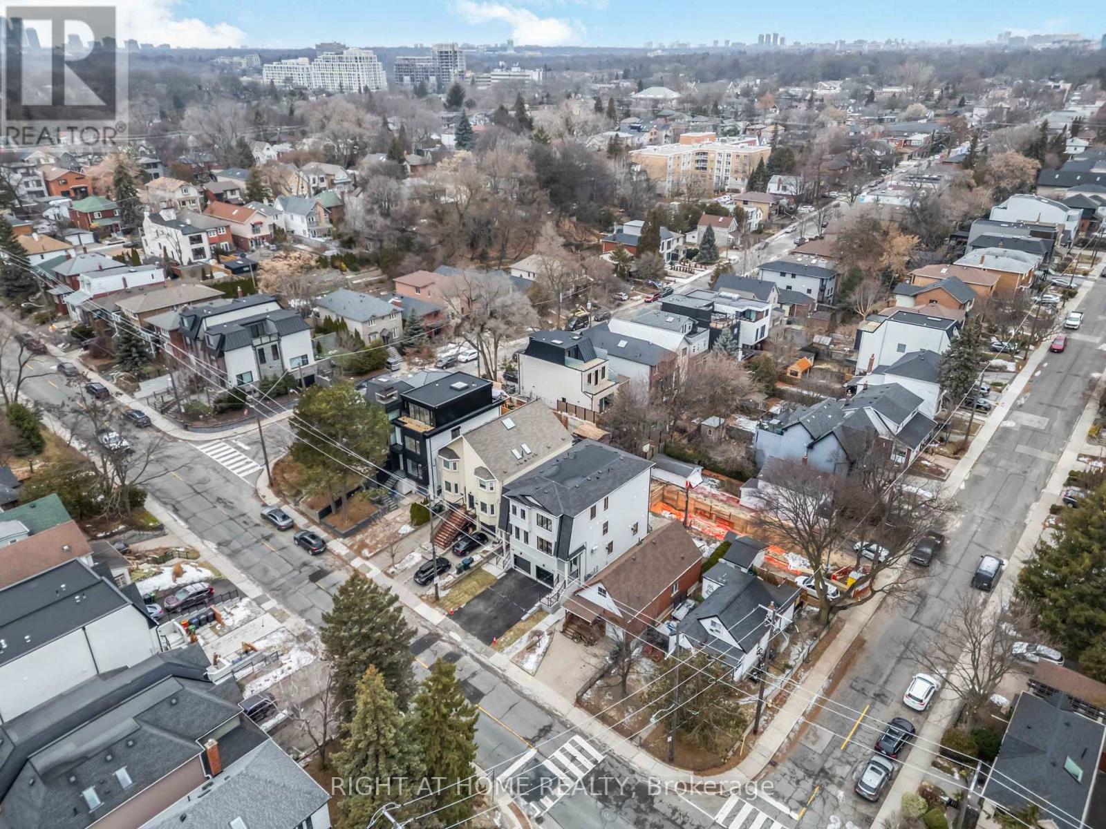 34a Morningside Avenue W, Toronto, Ontario  M6S 1C4 - Photo 36 - W12750124