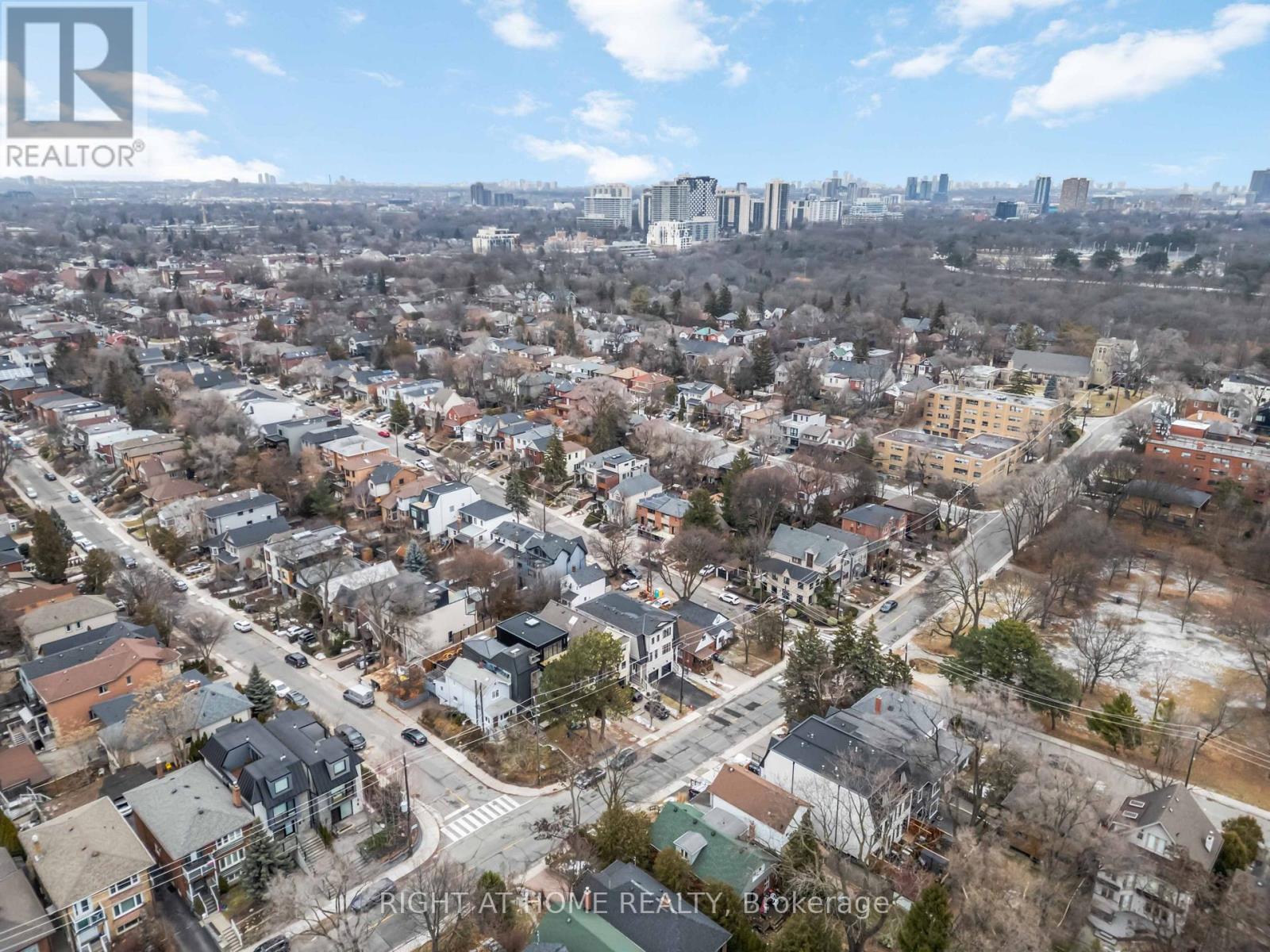 34a Morningside Avenue W, Toronto, Ontario  M6S 1C4 - Photo 37 - W12750124