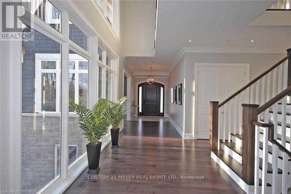 2308 Belyea Street, Oakville, Ontario  L6L 1N6 - Photo 3 - W12750136