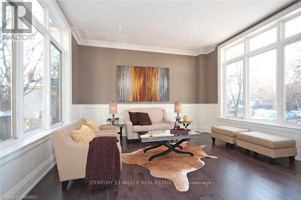 2308 Belyea Street, Oakville, Ontario  L6L 1N6 - Photo 7 - W12750136