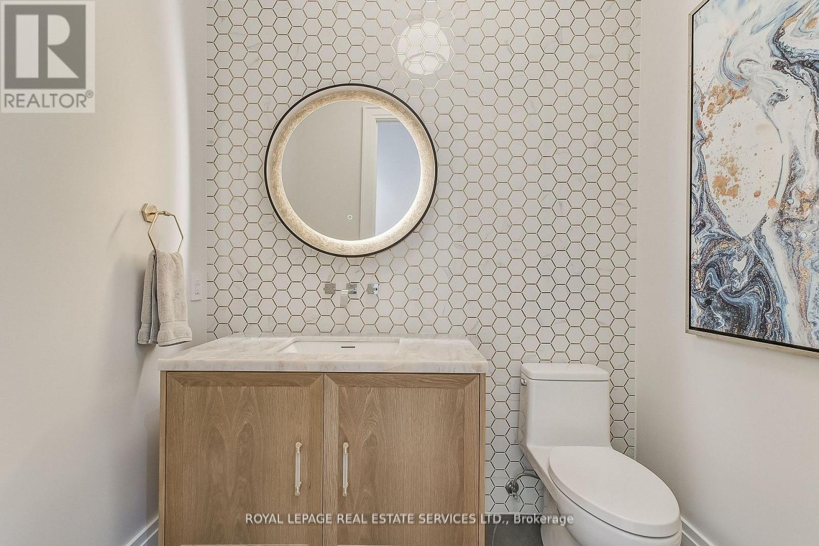 8 Shand Avenue, Toronto, Ontario  M8X 2M5 - Photo 19 - W12750156