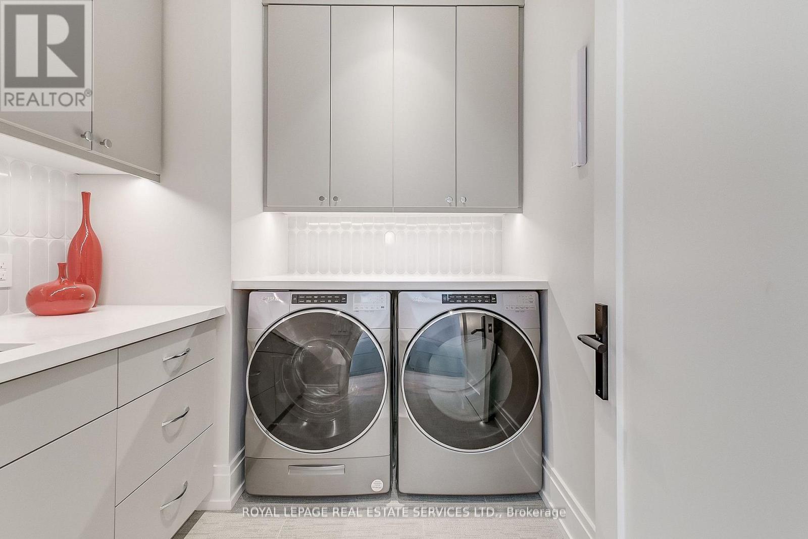 8 Shand Avenue, Toronto, Ontario  M8X 2M5 - Photo 25 - W12750156