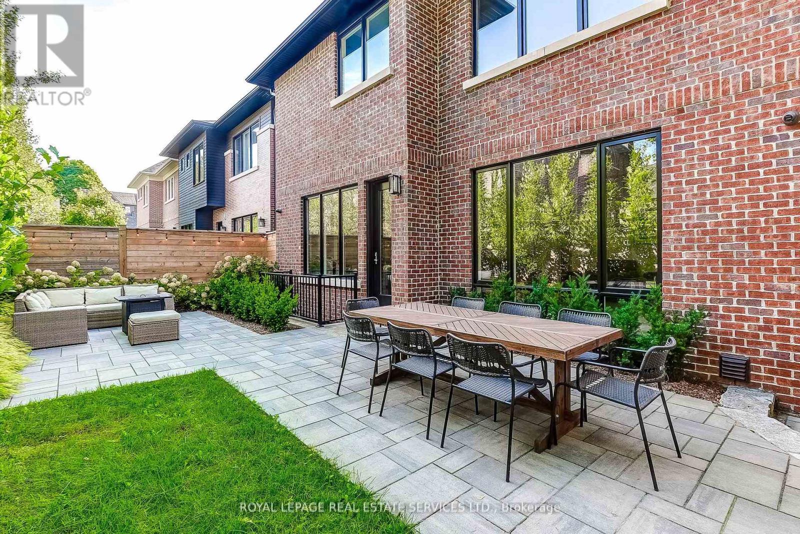 8 Shand Avenue, Toronto, Ontario  M8X 2M5 - Photo 33 - W12750156